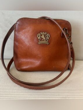 Vintage, unique Pratesi Firenze leather crossbody bag “family owned company”
